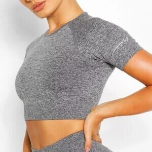BOOHOO Heathered Gray Short‎ Sleeve Seamless Crop Gym Workout Top Shirt Size M